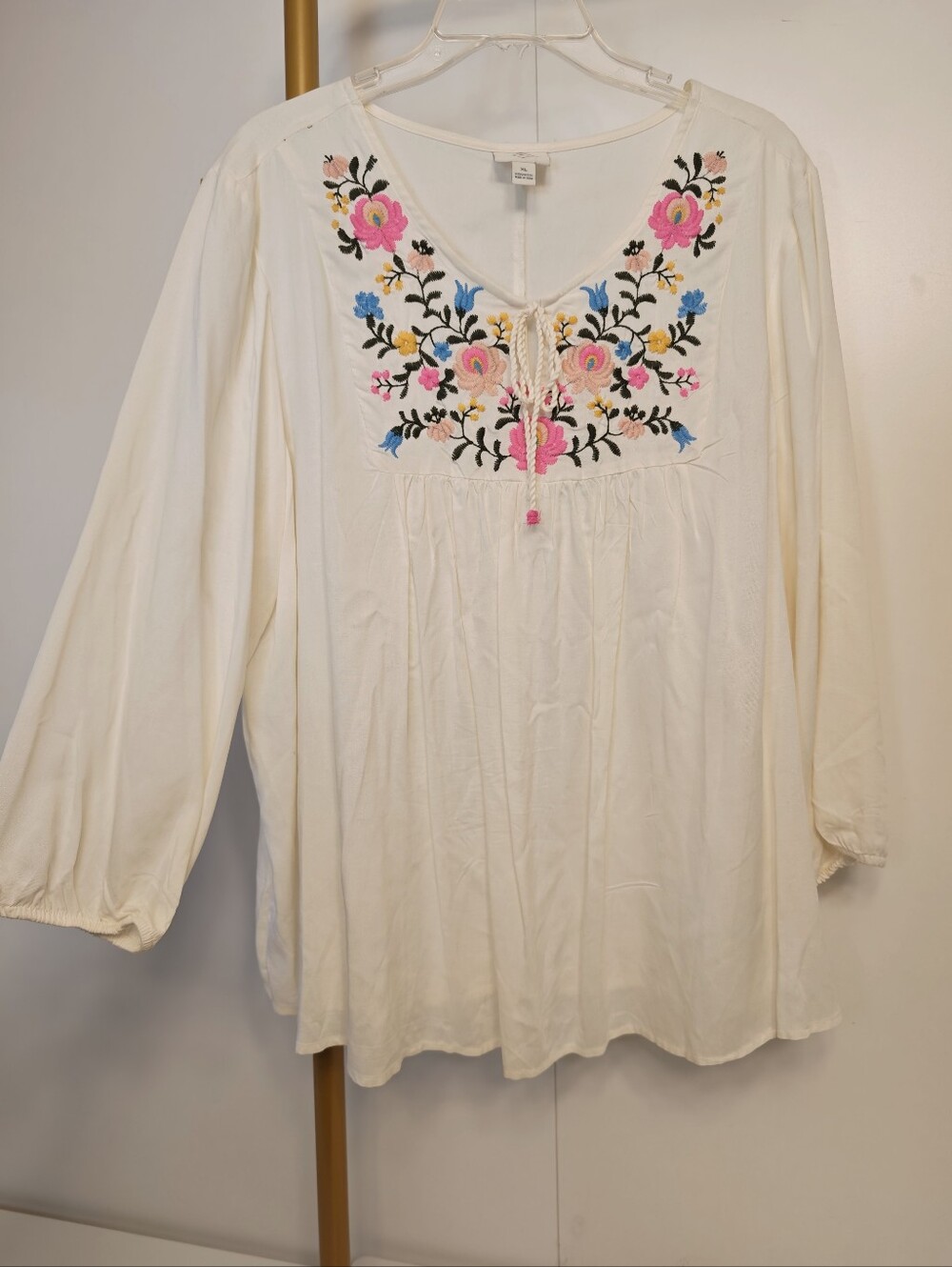 Embroidered Cream Peasant Top with Floral Embroidery Detail Size XL